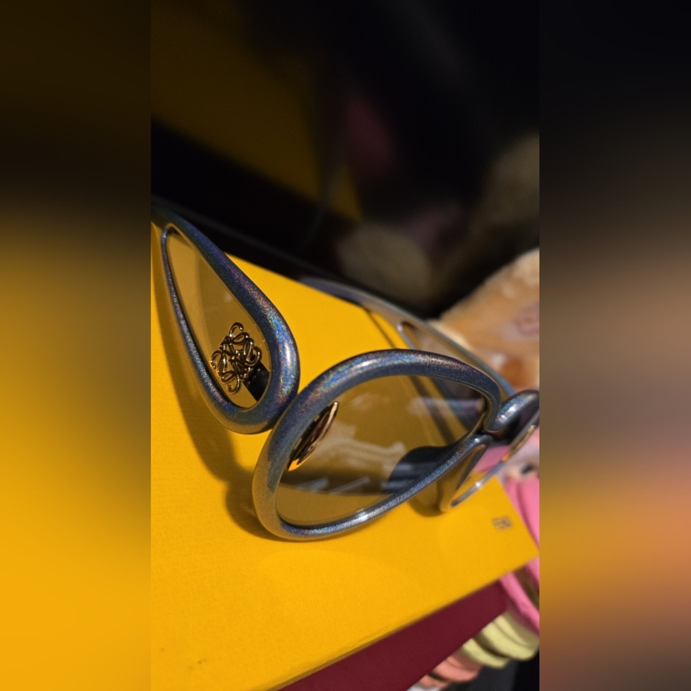 LOEWE SUNGLASSES - Picture 7 of 7